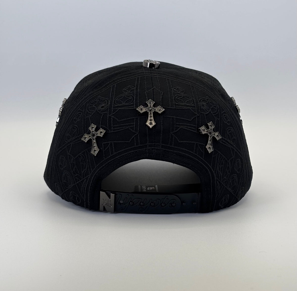 JESUS IS THE KING - BLACK