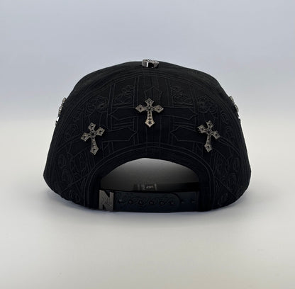 JESUS IS THE KING - BLACK